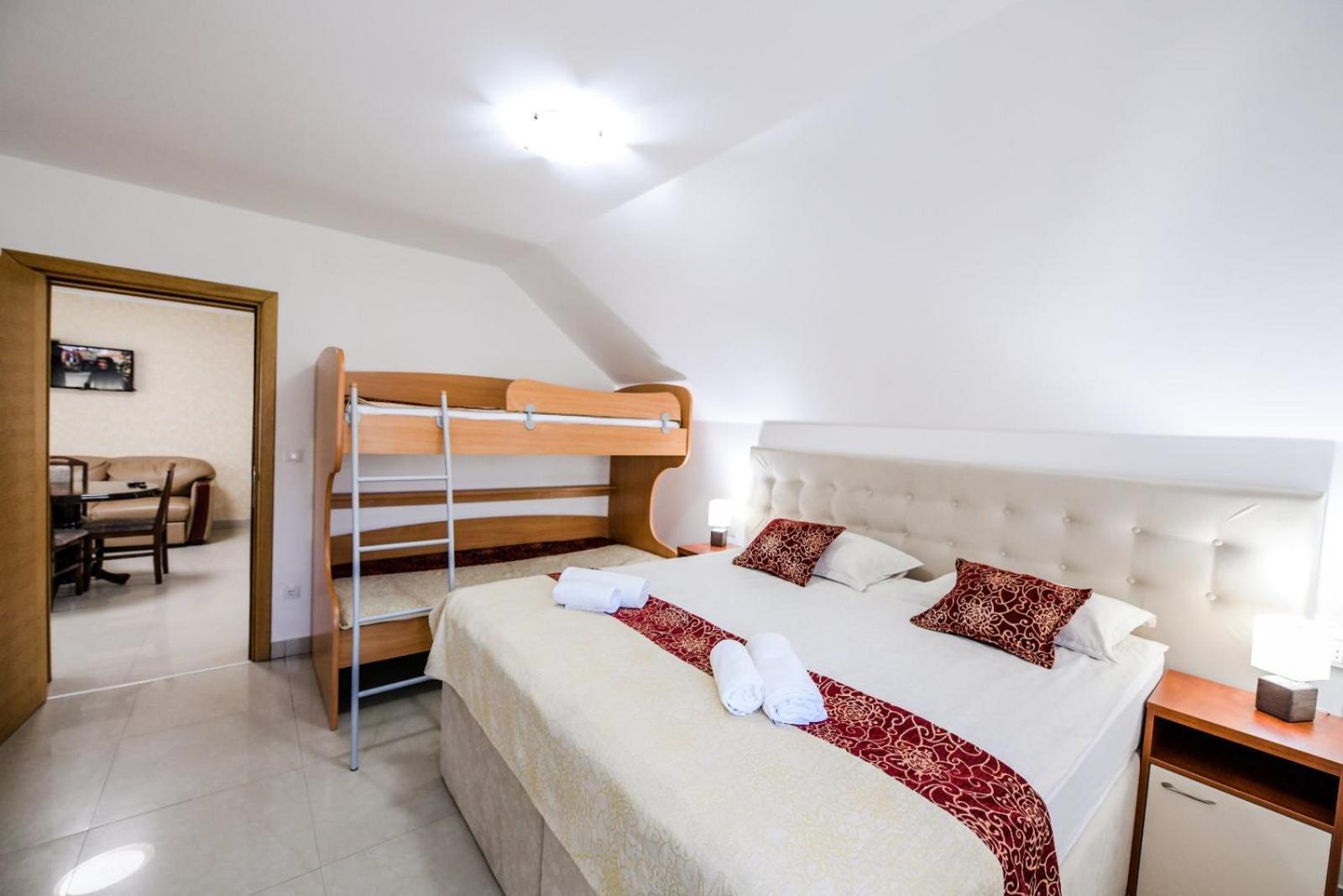 Suncani Breg Apartments Vrdnik Oda fotoğraf