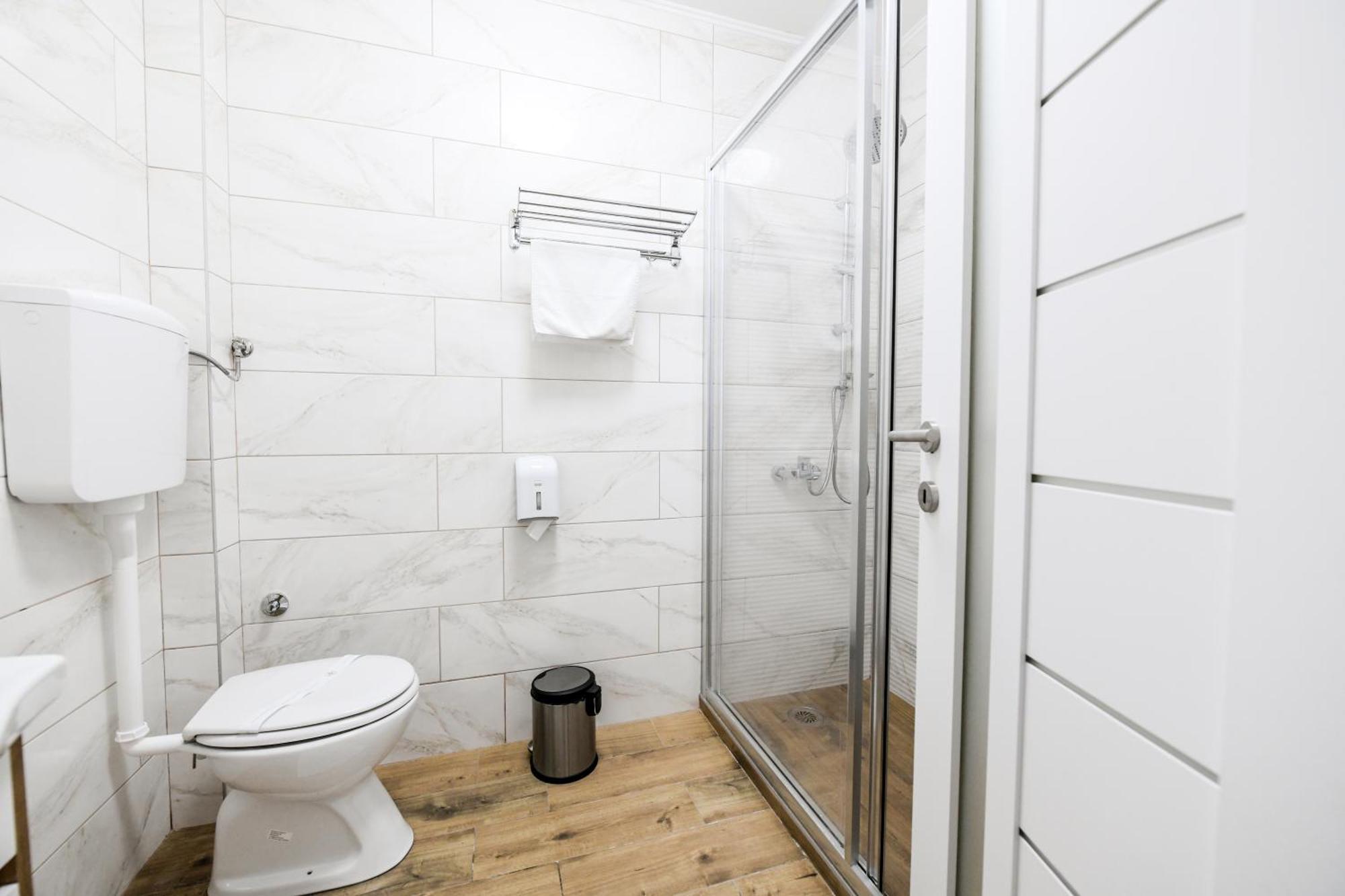 Suncani Breg Apartments Vrdnik Oda fotoğraf