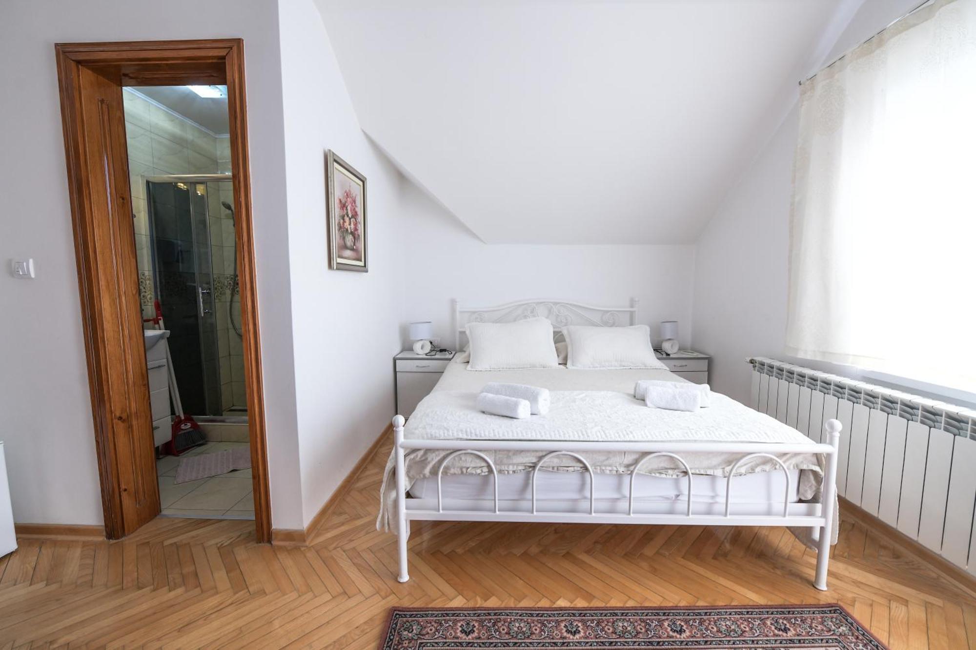 Suncani Breg Apartments Vrdnik Oda fotoğraf